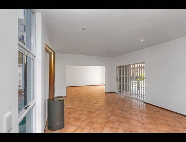 5 BEDROOM FREEHOLD FOR SALE IN MORNINGSIDE